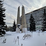 Обелиск в Память о Павших Студентах и Преподавателях МГУ в ВОВ - 8