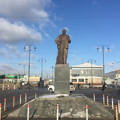 Памятник Ленину В.И  Комсомольская площадь