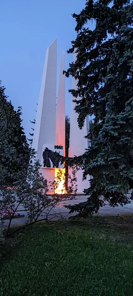Обелиск в Память о Павших Студентах и Преподавателях МГУ в ВОВ - 7