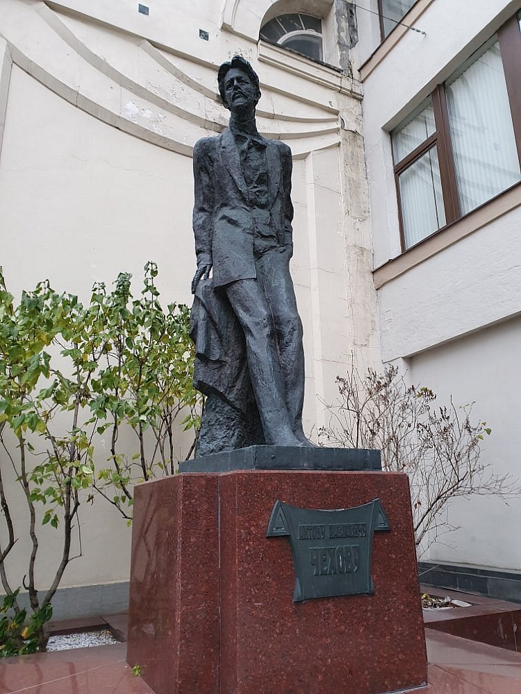 Памятник А.П.Чехову - 6