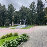 Памятник летчикам полка Нормандия-Неман - 2