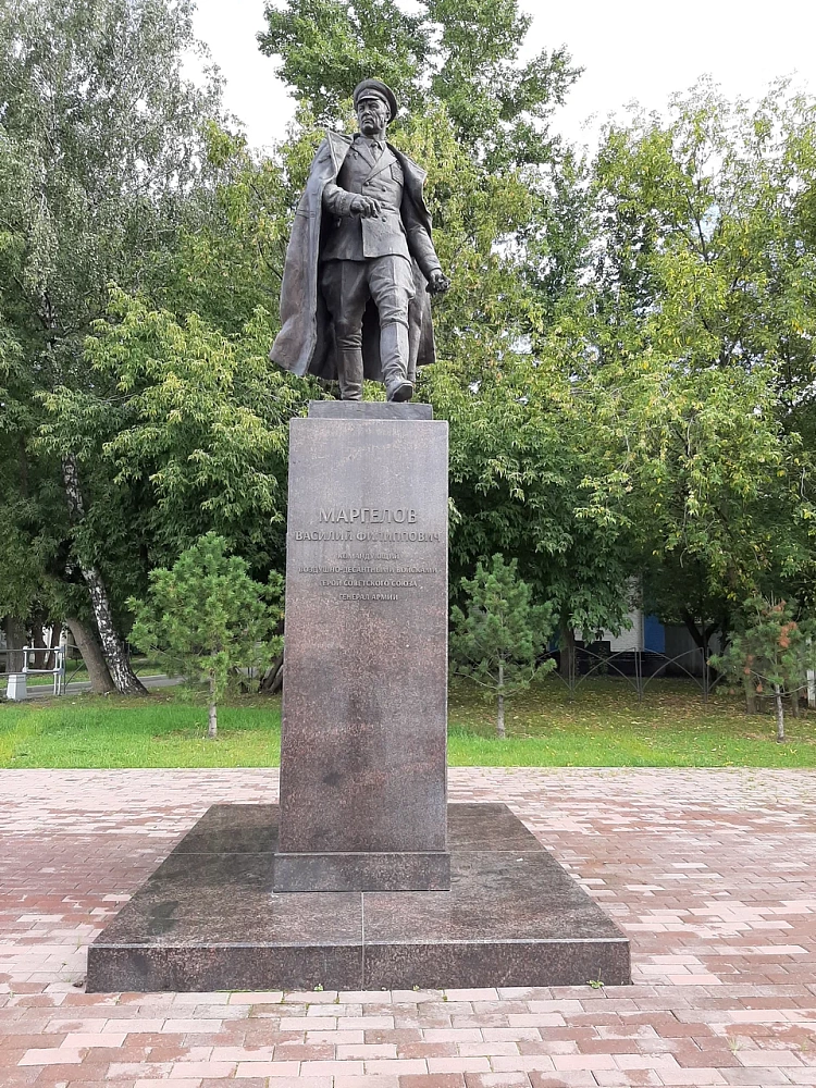 Памятник В.Ф. Маргелову - 4