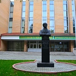 Памятный бюст Н. И. Железнову - 5