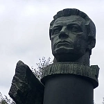 Памятник-бюст В. Н. Волкову - 1