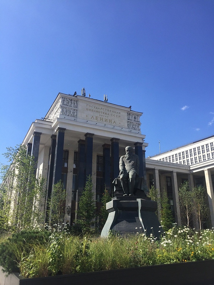 Памятник Ф. М. Достоевскому - 7