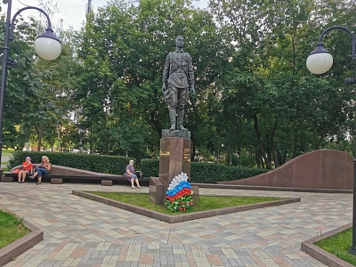 Памятник лётчику-истребителю В. В. Талалихину