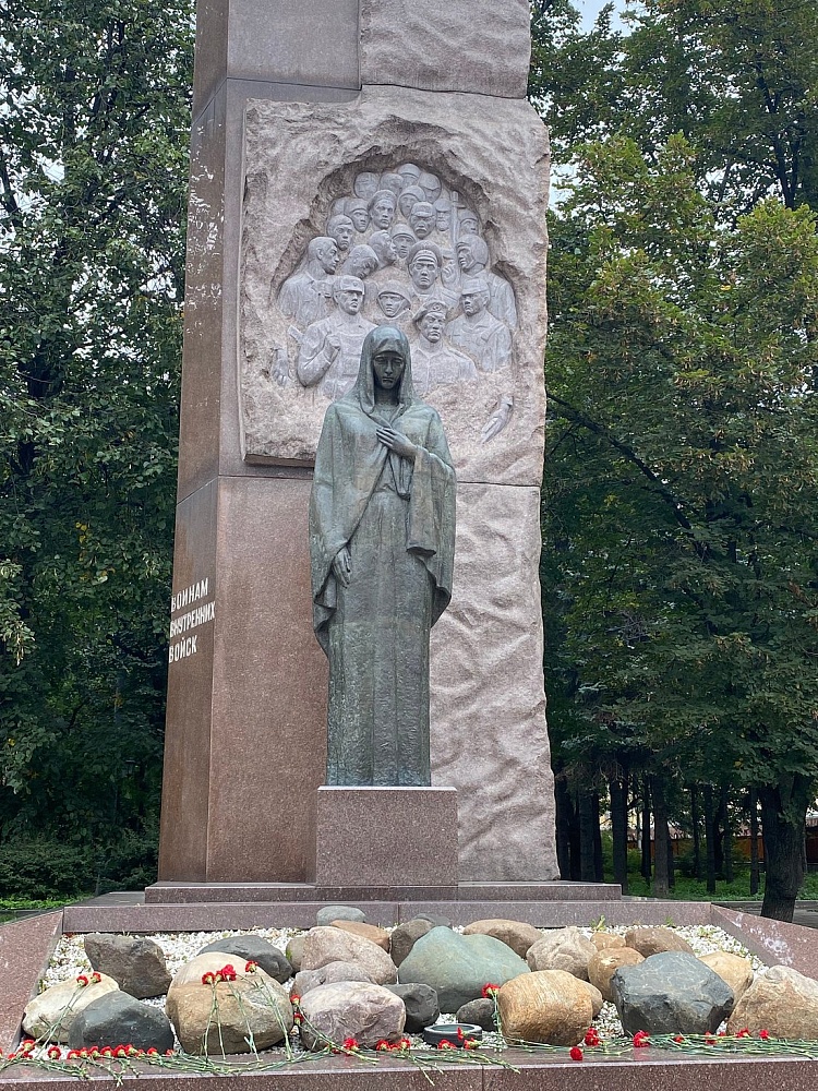 Памятник воинам внутренних войск - 6