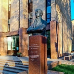 Памятный бюст Н. И. Железнову - 4