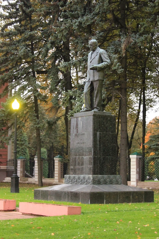 Памятник В.Р. Вильямсу - 3