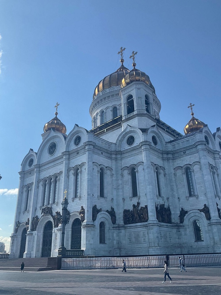 Памятник Патриарху Гермогену у Храма Христа Спасителя - 6