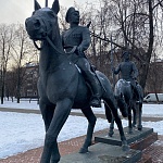 Памятник Михаил Шолохову Волжский бульвар - 3