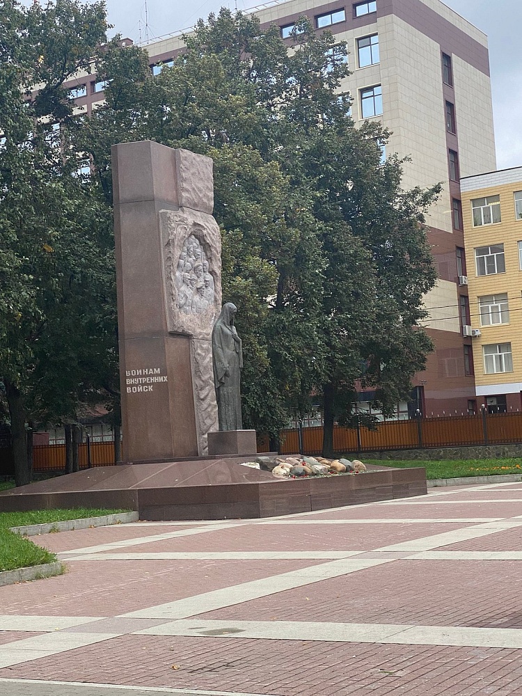 Памятник воинам внутренних войск - 5