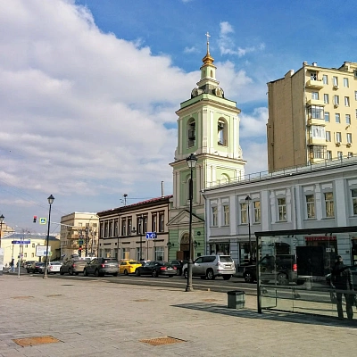 Колокольня храма Усекновения Главы Иоанна Предтечи в Казённой слободе