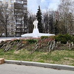 Скульптурная композиция Космонавты - 3