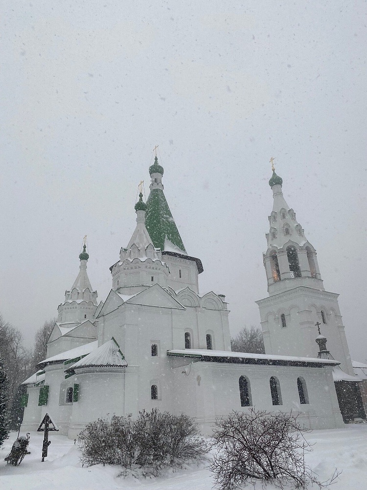 Храм Живоначальной Троицы в Троицком-Голенищеве - 1
