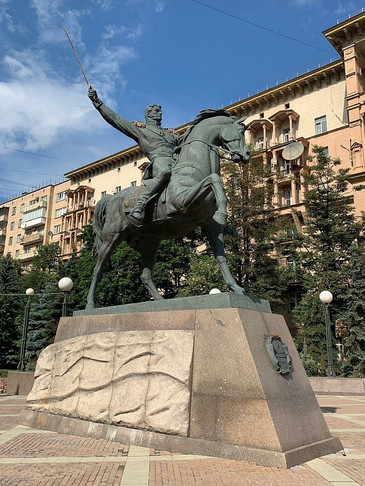 Памятник Багратиону - 2