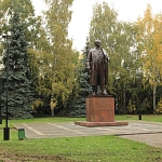 Памятник Ленину Лиственничная аллея - 4