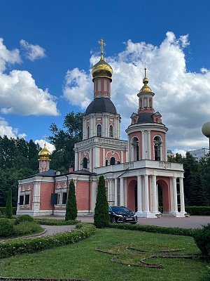 Храм Живоначальной Троицы в усадьбе Старое Свиблово