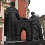 Памятник братьям Лихудам - 6