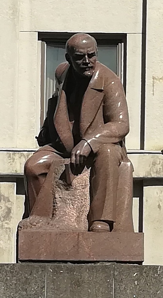Памятник Ленину на Тверской площади - 4