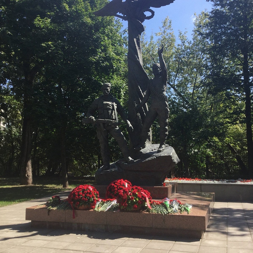 Памятник воинам-десантникам - 6
