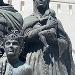 Памятник святым Евдокии Московской и Дмитрию Донскому с детьми - 5