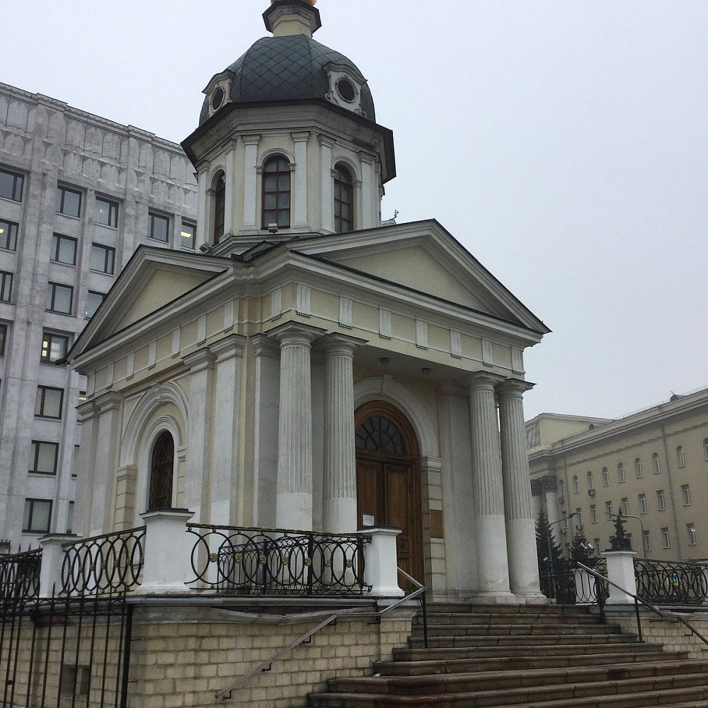 Храм-часовня Святых Благоверных Мучеников Бориса и Глеба на Арбатской площади - 2