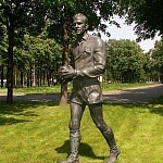 Памятник Льву Яшину в Лужниках - 4