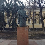 Памятник скульптору Вере Мухиной - 4
