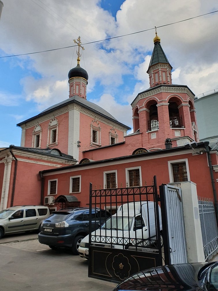 Храм Святого Великомученика Георгия Победоносца в Старых Лучниках - 3