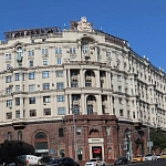 Памятная доска Ю.Б. Харитону - 1