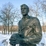 Памятник Льву Яшину в Лужниках - 7