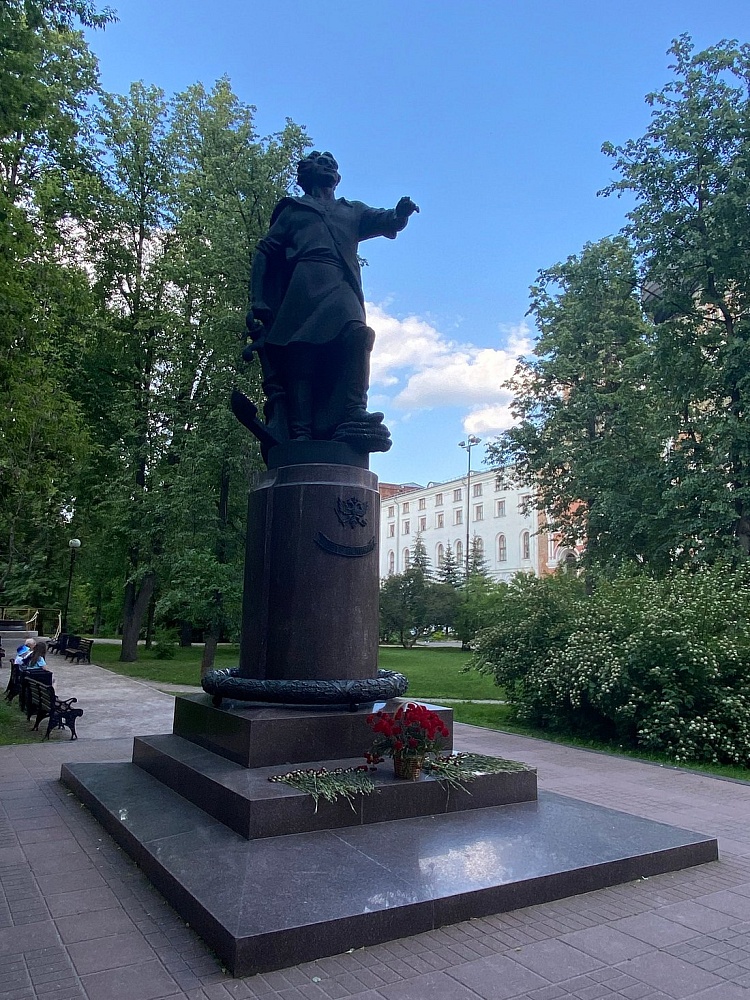 Памятник Петру I на Первомайской - 7