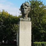 Памятник-бюст Терешковой - 2
