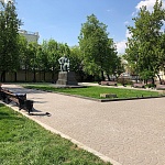 Памятник А.Н.Толстому - 1