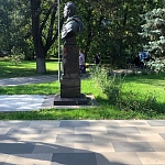 Памятник И.Д. Черняховскому - 3