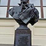 Памятник-бюст К.А.Тону - 6