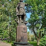 Памятник Петру I на Первомайской - 1
