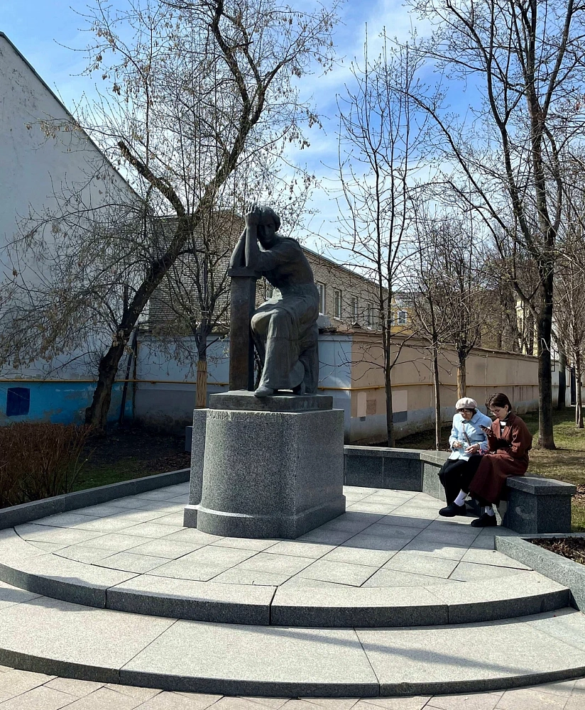 Памятник Марине Цветаевой - 7