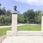 Памятник-бюст В. В Лебедеву - 5
