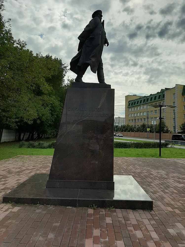 Памятник В.Ф. Маргелову - 6