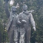 Памятник летчикам полка Нормандия-Неман - 5