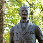 Памятник Н. И. Вавилову - 8