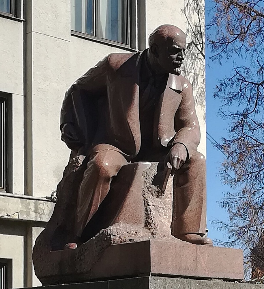 Памятник Ленину на Тверской площади - 2