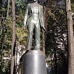 Памятник Муслиму Магомаеву - 3