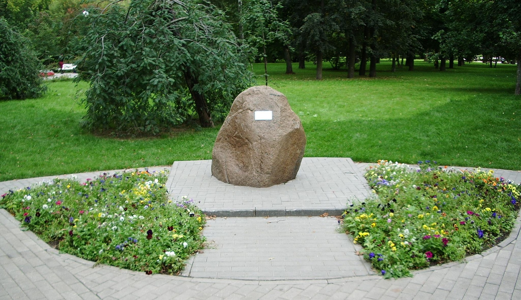 Памятник авиаторам, погибшим на Ходынском поле - 7