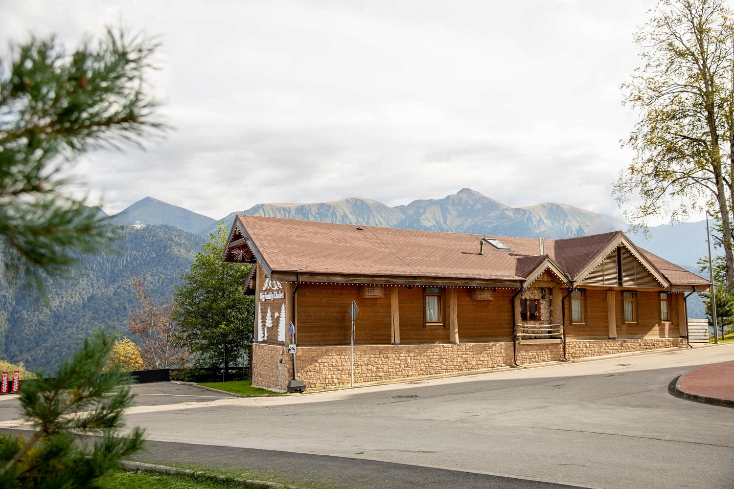 Шале Big Family Chalet with Jacuzzi - 4