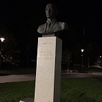 Памятник-бюст В. В Лебедеву - 6