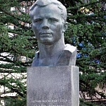 Памятник-бюст Гагарину - 7