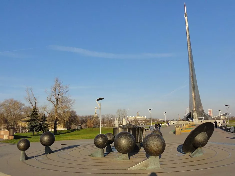 Памятник-бюст В. В Лебедеву - 4